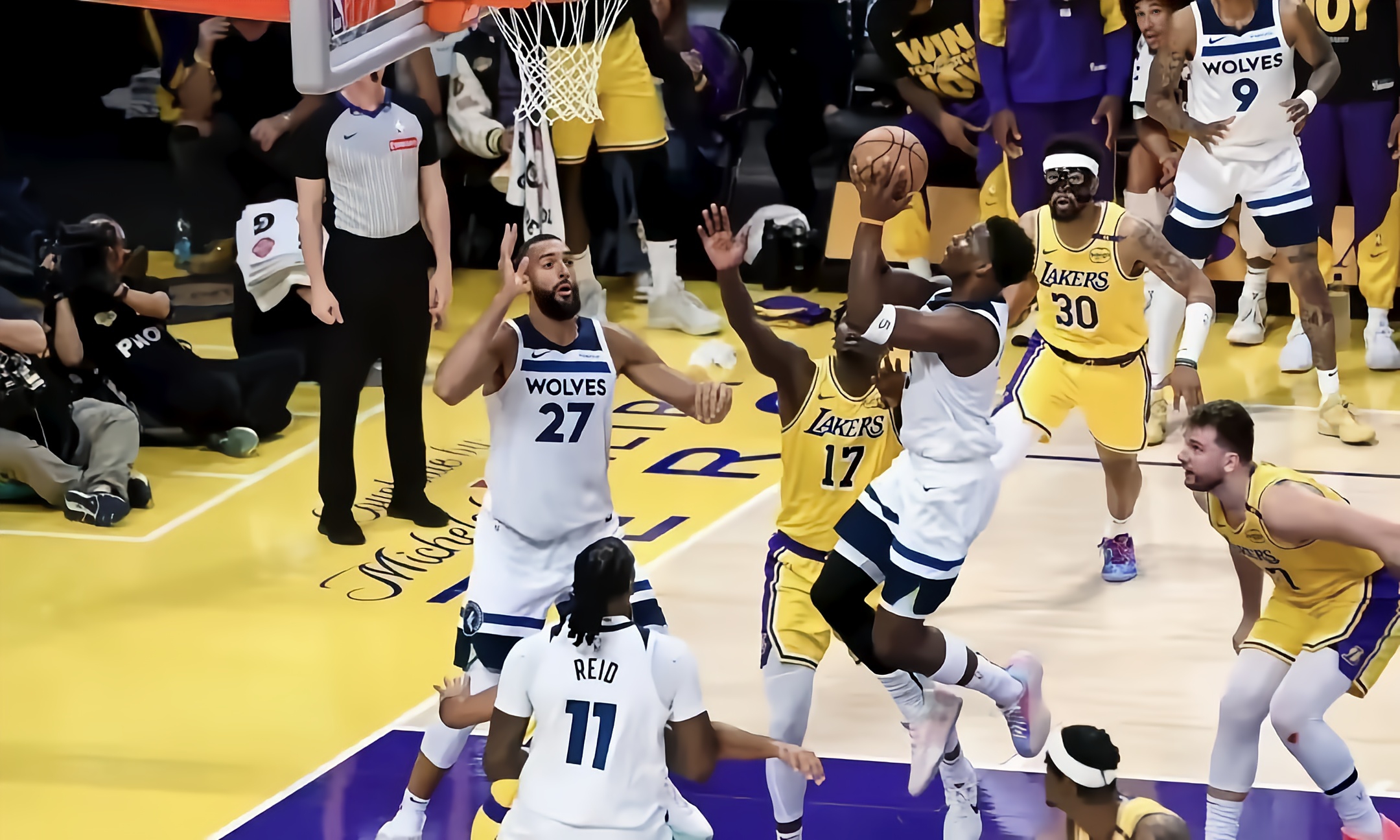 九游娱乐-清晨NBA常规赛传出新动向，达拉斯独行侠篮板制胜，管理层表态：态度坚定，赛程密集仍需轮换的简单介绍